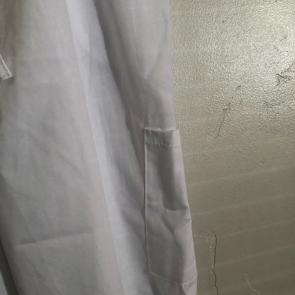 WHITE SCRUBS SET SIZE MEDIUM, fits like large - Picture 6 of 11